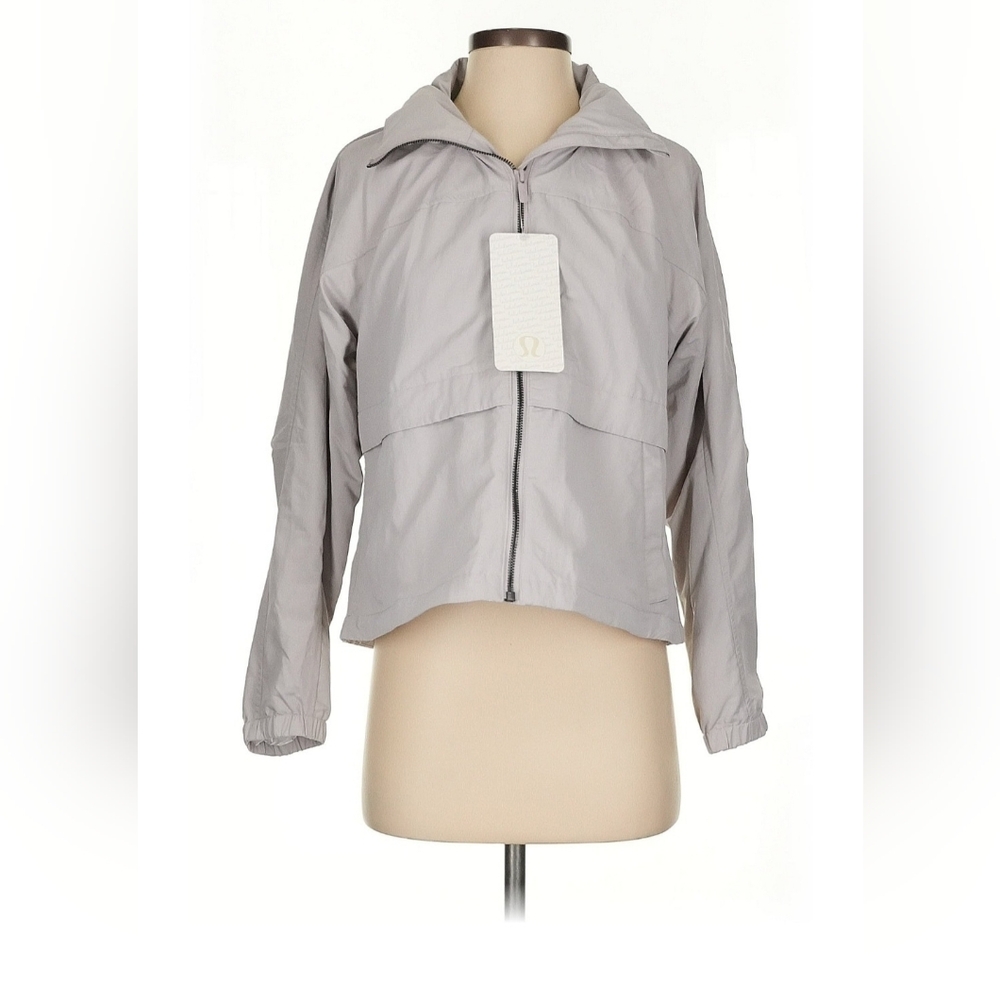 Lululemon Effortless Jacket Size 4 NWT